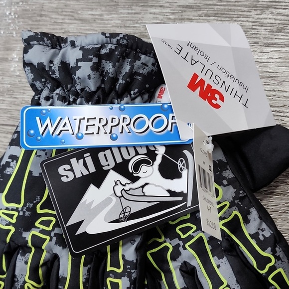 Kids Winter Snow Ski Gloves NWT - Picture 2 of 3